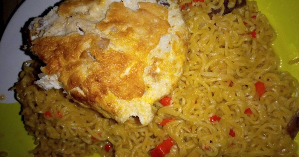 Noodles and fried egg