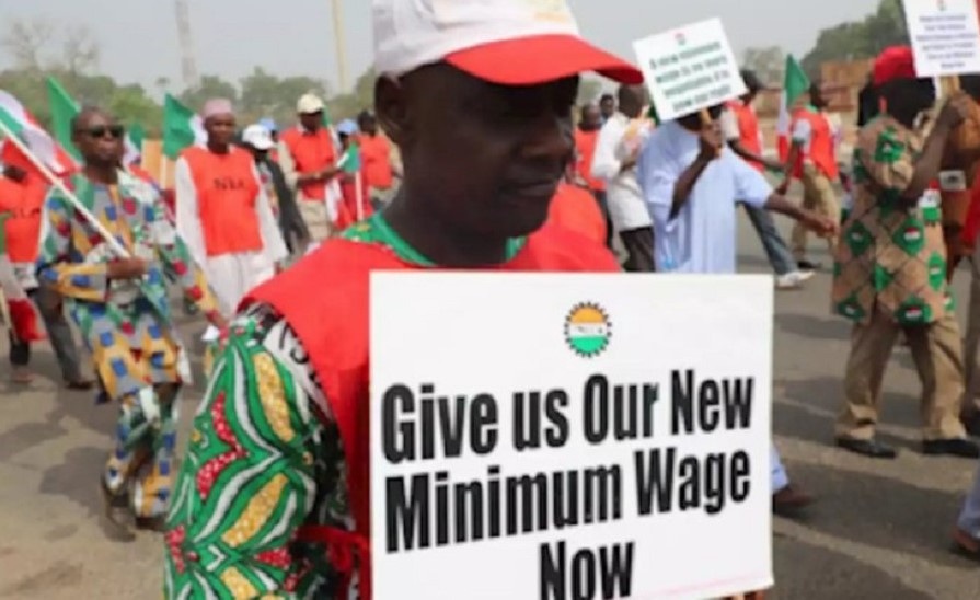 Picture showing Nigerian workers protesting for minimum wage increment