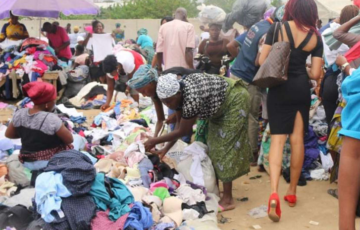 picture showing people shopping at at thrift market in Nigeria