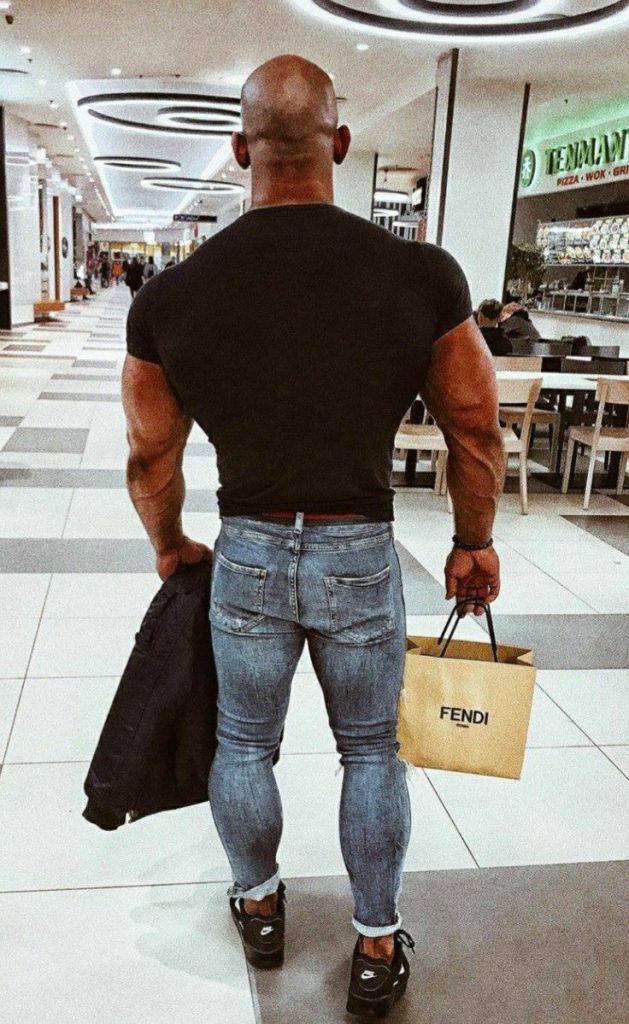 picture showing a man wearing really tight jeans to make a fashion statement