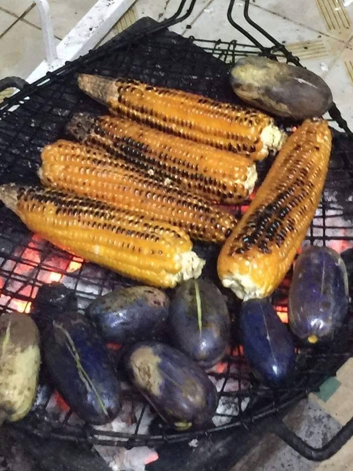 Corns and pears as a roadside snacks