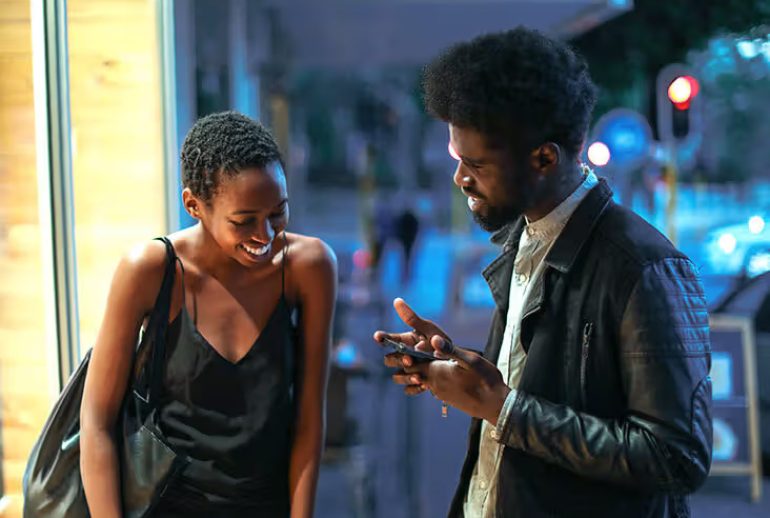 how to meet someone at an event